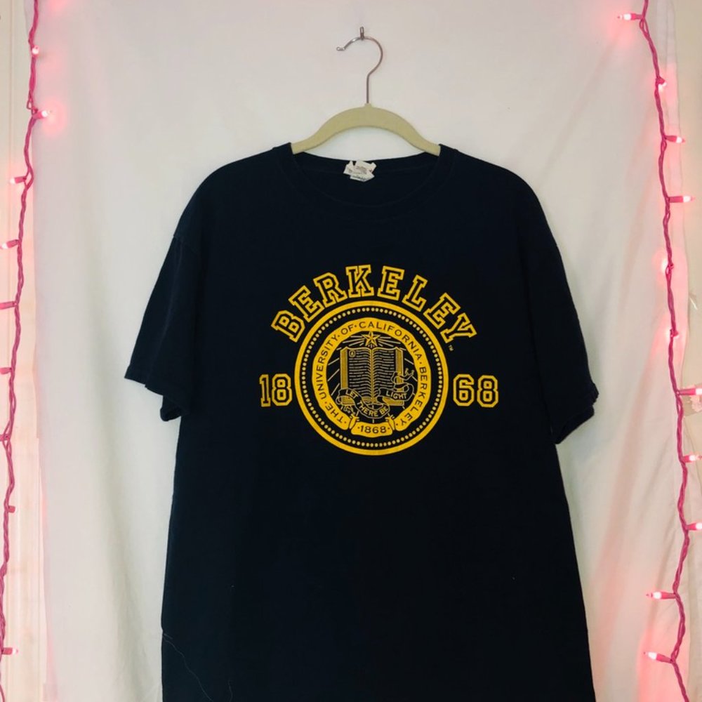 Men's Large Berkeley Tee